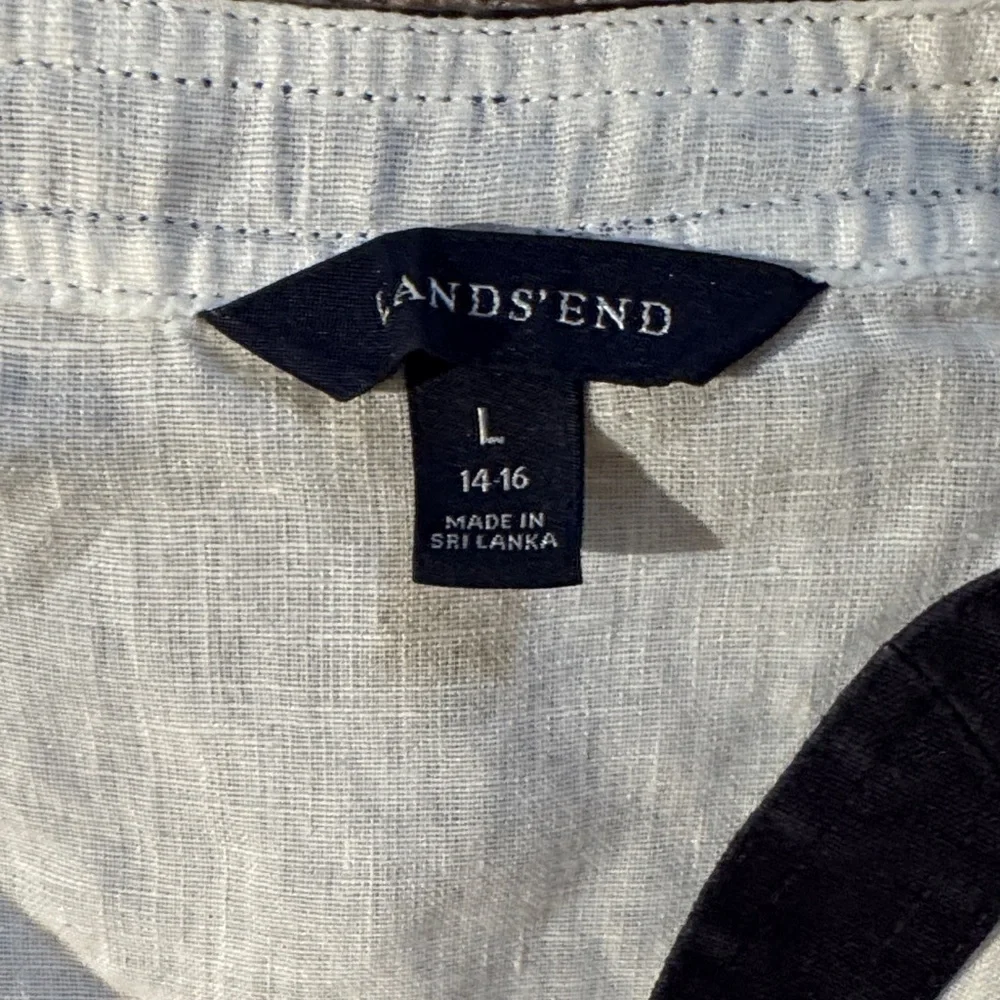 Lands' End Cream and Black V-Neck Sweater - Picture 2 of 2